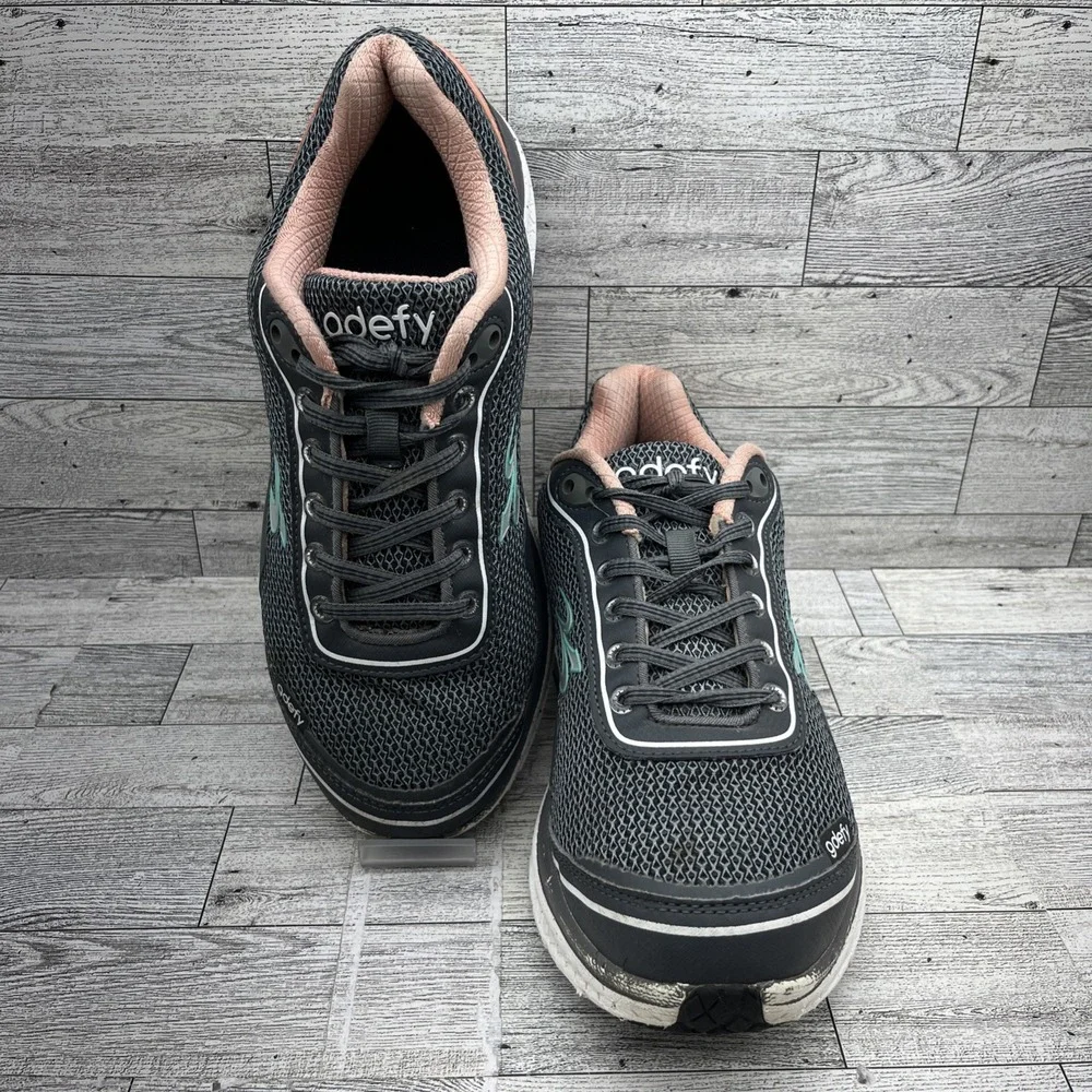 Gravity Defyer GDEFY Mighty Walk Gray Pink Athletic Shoes TB9024FGP Women Sz 8.5